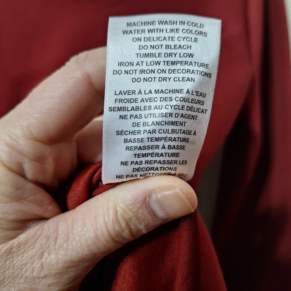 ​Hunter Women’s Embossed Logo Sweatshirt in Burgundy Red S/P - Picture 7 of 9